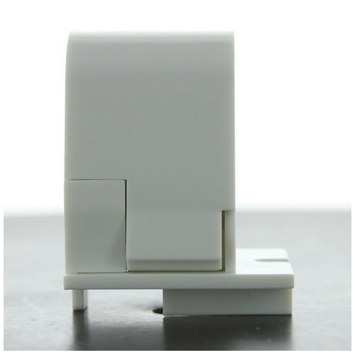 LH0161 Shunted, stationary end, push fit or screw down slimline lamp holder/socket