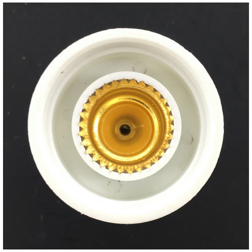 LH0998 Converts a GU10 base socket to an E12 candelabra base socket