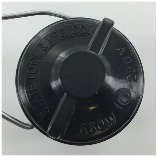 LH1024 Medium base socket with screw cap for wire connection